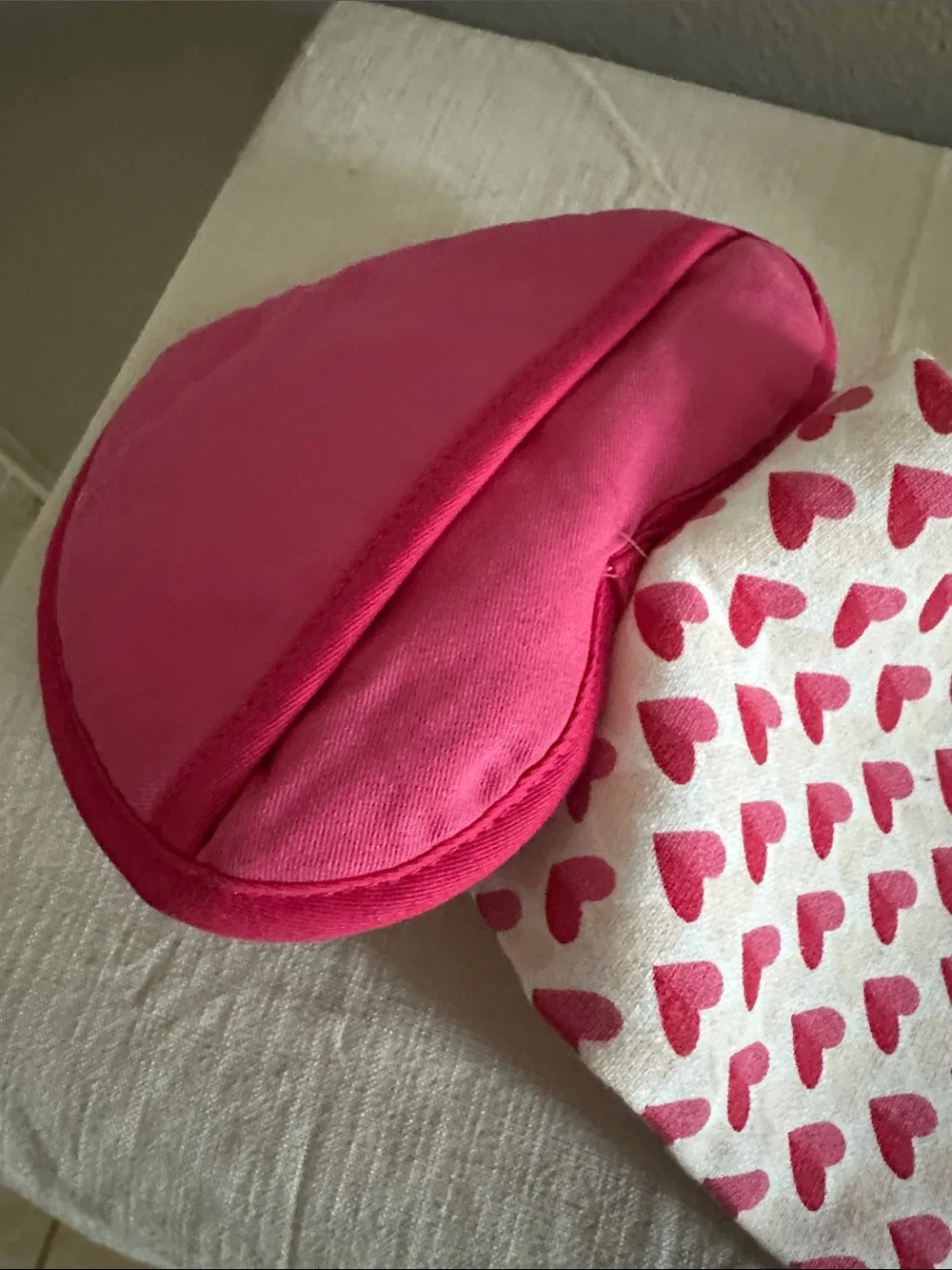 Heart oven mit and towel set and light up lovebirds. NWT